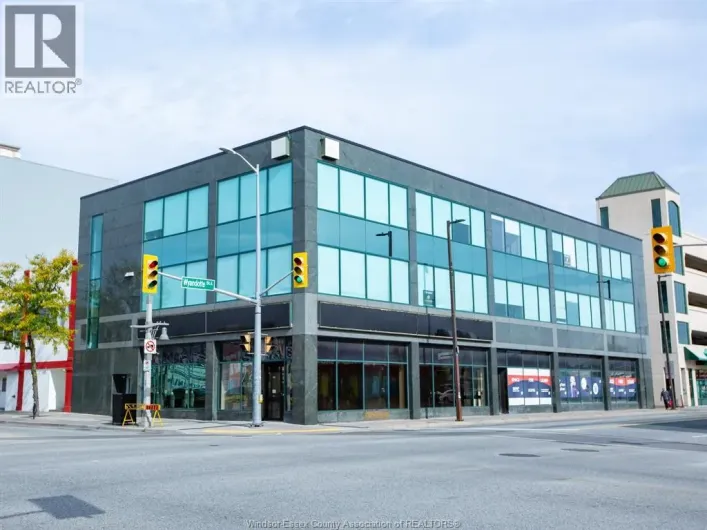 596 OUELLETTE AVENUE, Windsor