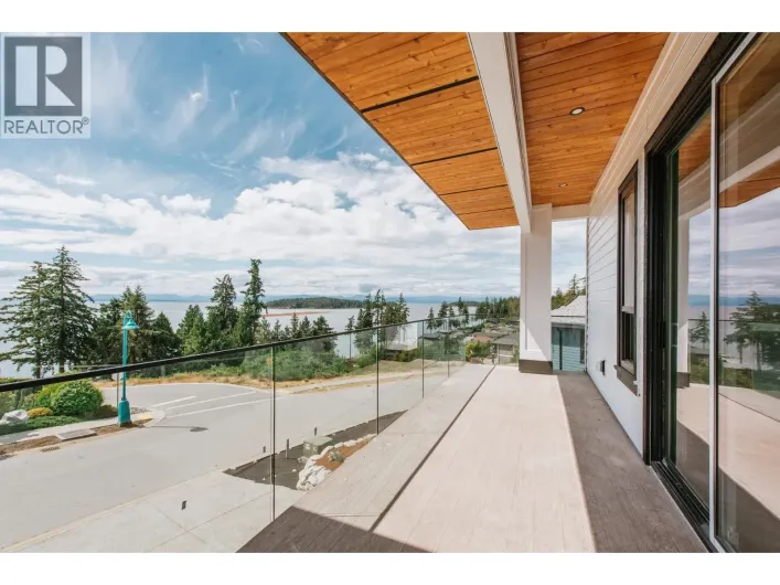 5962-5964 BARNACLE STREET, Sechelt