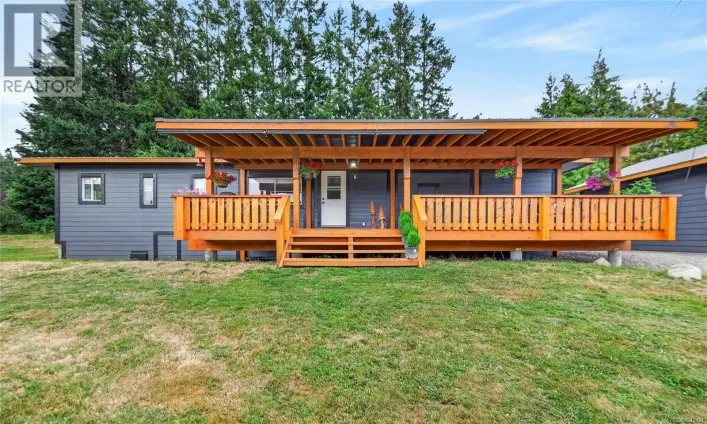 5975 Island Hwy N, Merville