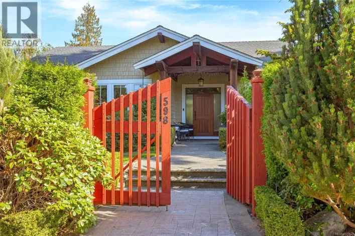 598 Arbutus St, Qualicum Beach