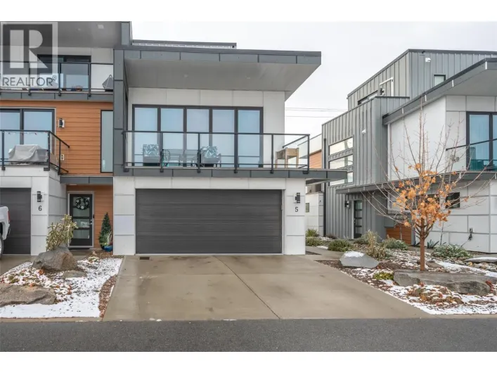 5995 Oliver Landing Crescent Unit# 5, Oliver