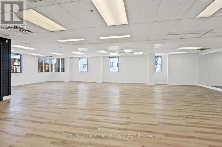 5A - 2 BROCK STREET W, Uxbridge