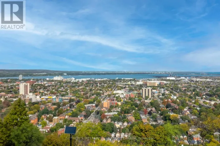 5E - 174 MOUNTAIN PARK AVENUE, Hamilton