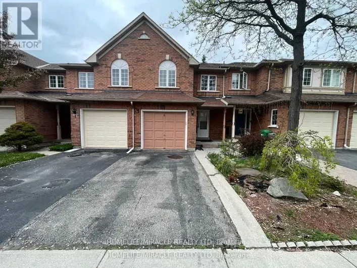 Row / Townhouse for rent: 6 - 10 CHERRYTREE DRIVE, Brampton