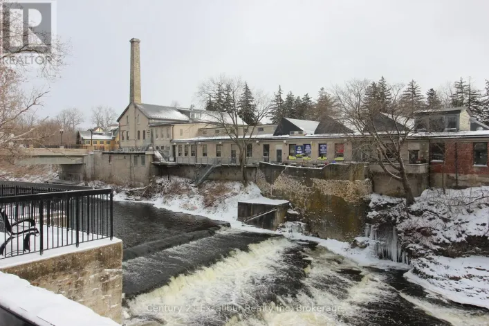 6 - 105 QUEEN STREET W, Centre Wellington