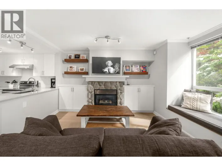 6 1073 LYNN VALLEY ROAD, North Vancouver