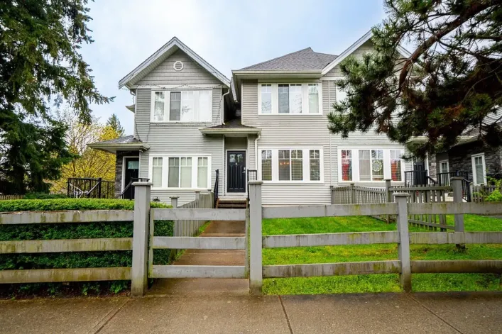 6 13864 HYLAND ROAD, Surrey