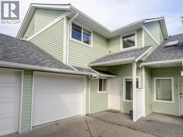 6 1441 Hillside Ave, Victoria