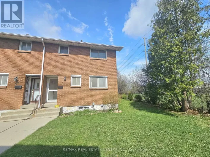 Row / Townhouse for sale: 6 - 161 BERKINDALE DRIVE, Hamilton