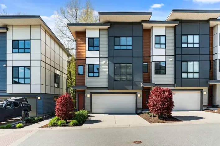 6 1968 NORTH PARALLEL ROAD, Abbotsford