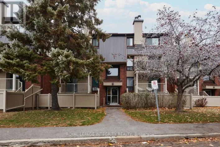 #6 - 20 SWEETBRIAR CIRCLE, Ottawa