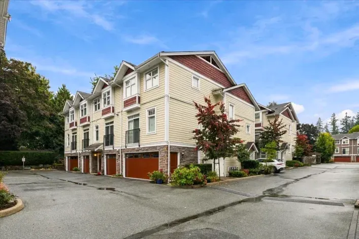 Row / Townhouse for sale: 6 2689 PARKWAY DRIVE, Surrey