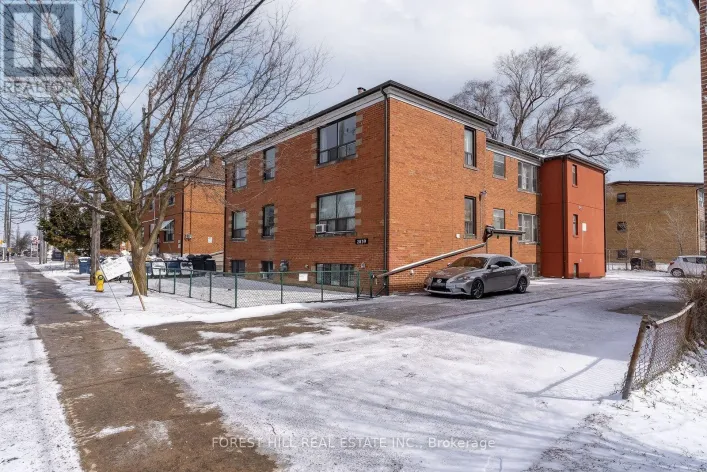 6 - 2839 KEELE STREET, Toronto