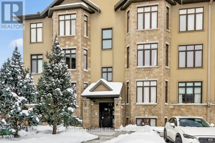 6 - 30 PRESTIGE CIRCLE, Ottawa