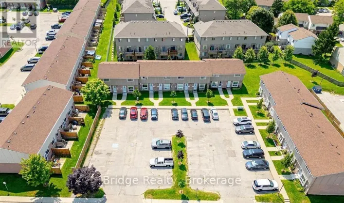 6 - 370 SPRINGBANK AVENUE, Woodstock