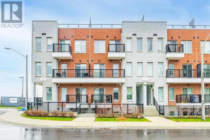 6 - 39 JOHN PERKINS BULL DRIVE W, Toronto
