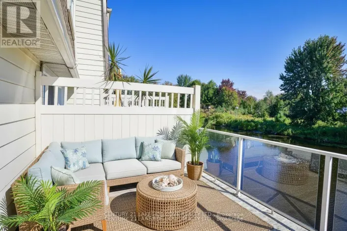 6 - 4 PARADISE BOULEVARD W, Ramara