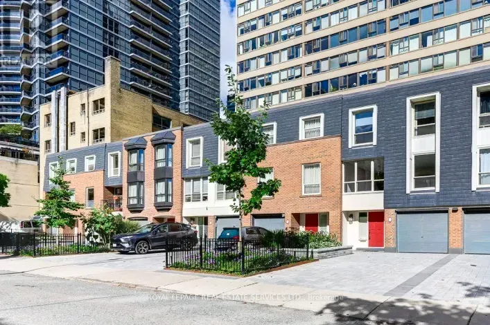 Row / Townhouse for sale: 6 - 48 GRANBY STREET, Toronto