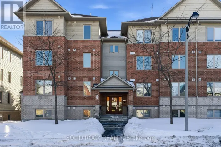 6 - 50 BARNSTONE DRIVE, Ottawa