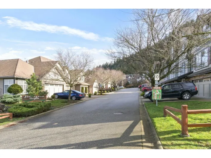 6 5900 JINKERSON ROAD|Promontory, Chilliwack