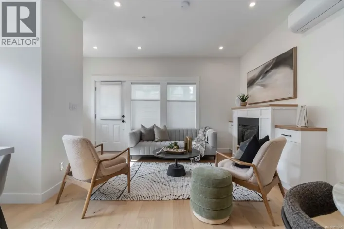 6 633 Belton Ave, Victoria