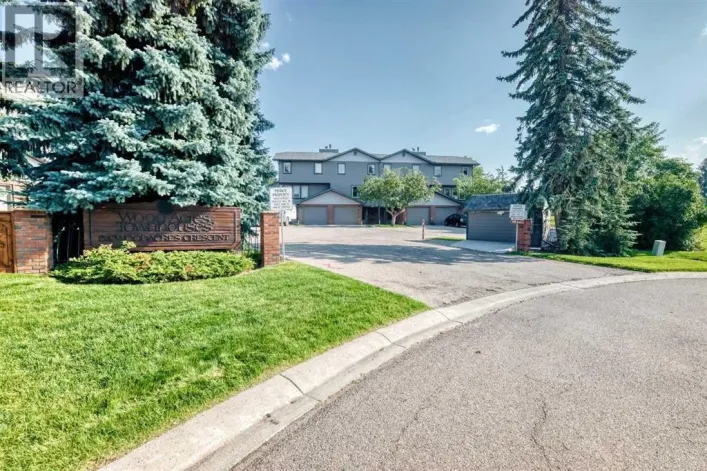 6, 64 woodacres Crescent SW, Calgary