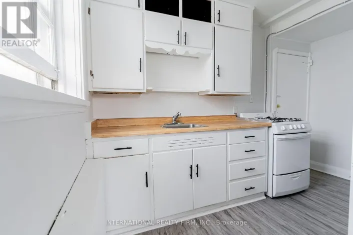 6 - 645 HAMILTON ROAD, London East