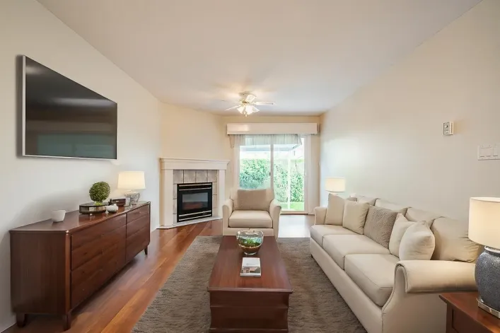 6 659 DOUGLAS STREET|Hope, Hope