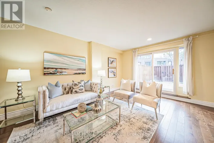 6 - 74 UPPER CANADA DRIVE, Toronto