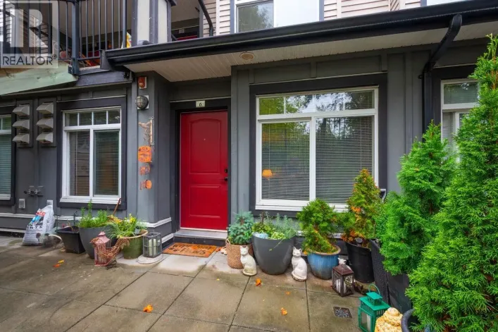 6 7428 E 14TH AVENUE, Burnaby