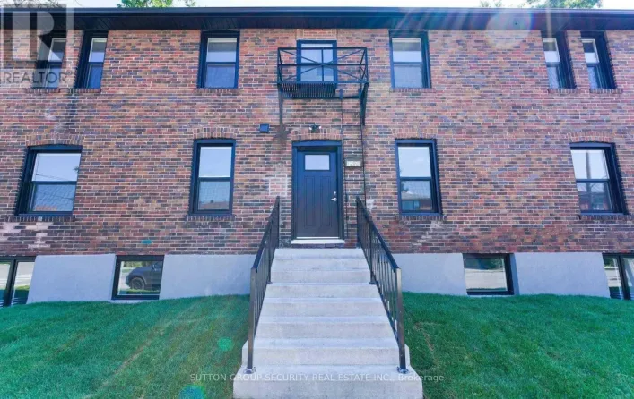 6 - 92 TWELFTH STREET, Toronto