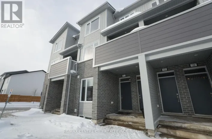 6 - 925 DEVERON CRESCENT, London South