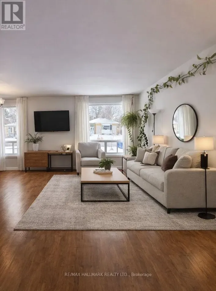 6 BAILEY CRESCENT, Aurora