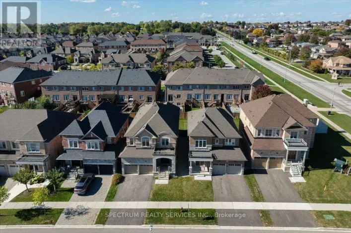 6 BARROW AVENUE, Bradford West Gwillimbury