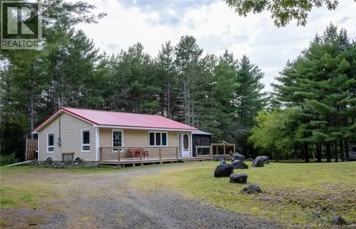 House for sale: 6 Bay Street, Cambridge-Narrows