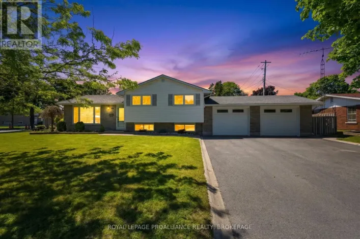 6 BYRON CRESCENT, Kingston
