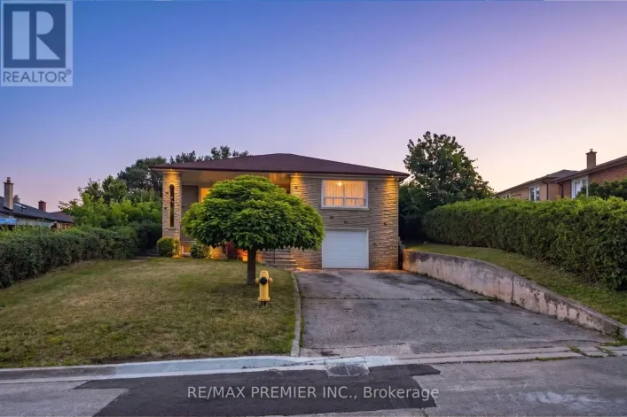 House for sale: 6 CANTON AVENUE, Toronto