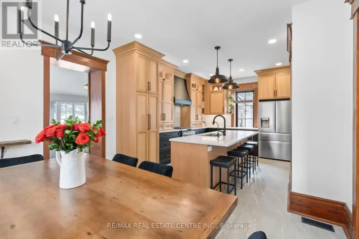 6 DUNDAS STREET W, Erin