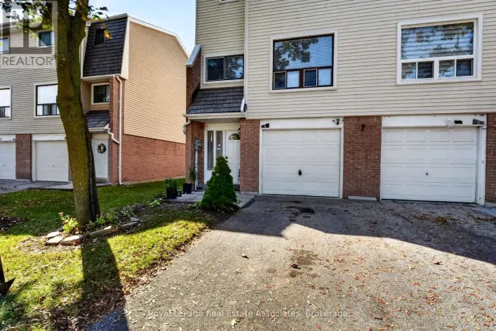 6 ELLERSLIE ROAD, Brampton