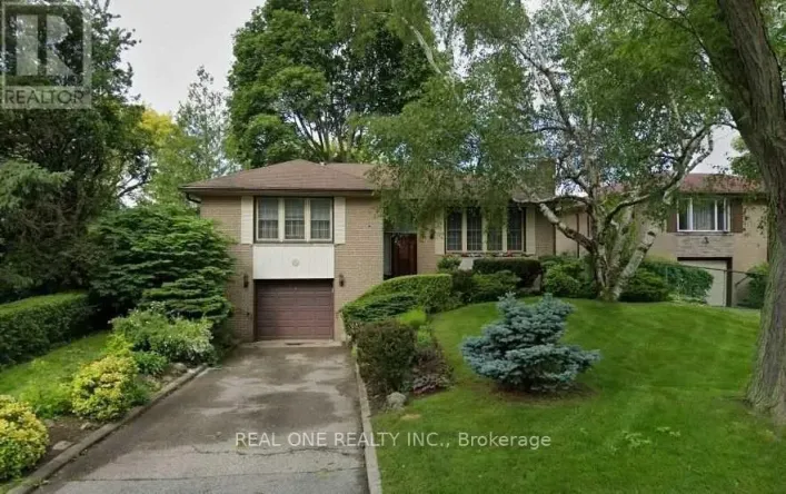 6 FAIRHILL CRESCENT, Toronto