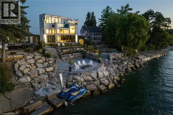 6 FIRELANE 11A Street, Niagara-on-the-Lake