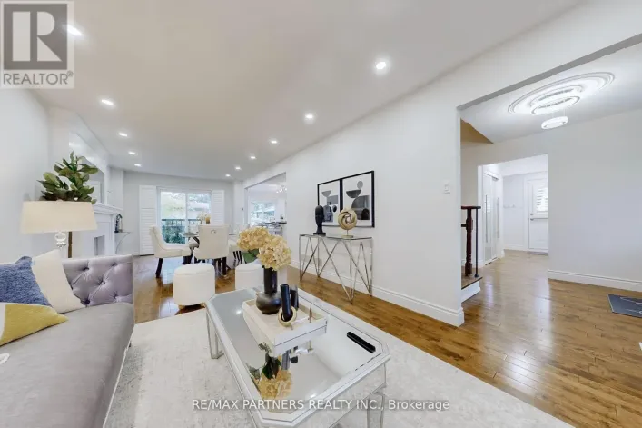 6 GEOFFREY CRESCENT, Whitchurch-Stouffville