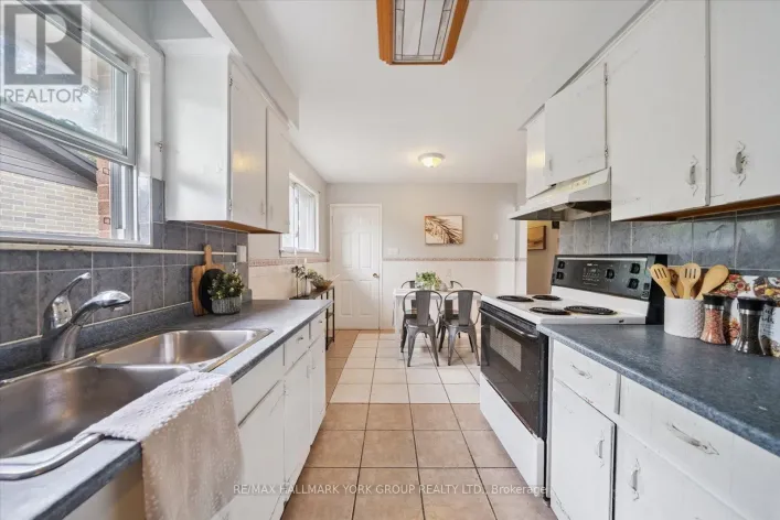 6 GLENECHO DRIVE, Barrie