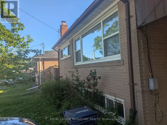6 HEATHERGLEN ROAD, Toronto