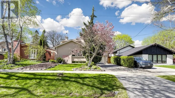 6 HEDGES BOULEVARD, Toronto