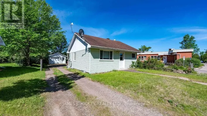 6 HILLCREST AVENUE, Deep River