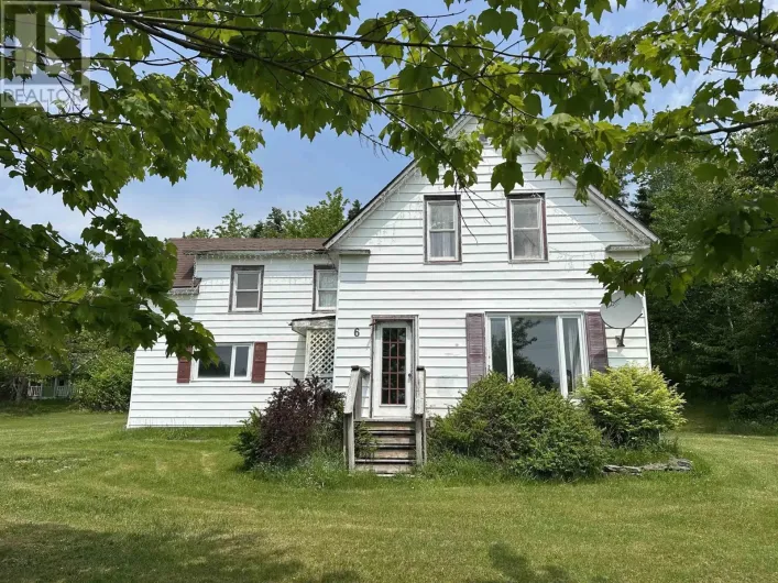 6 Lake Road, Sheet Harbour