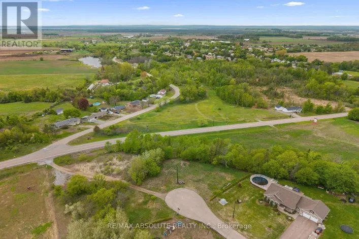 6 LOWE COURT, Whitewater Region