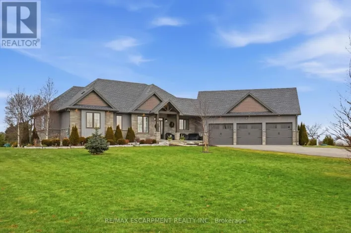 6 MACNEIL COURT, Brant