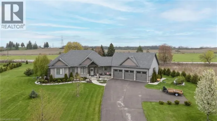 6 MACNEIL Court, Brantford